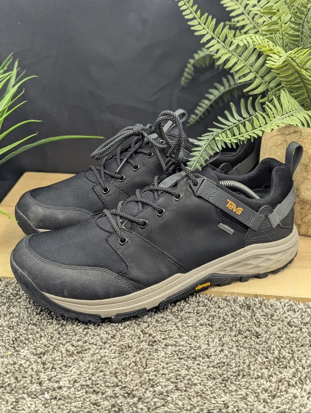 Teva Grandview GTX Mens Size 11.5 Running Hiking Shoes Outdoors Camping